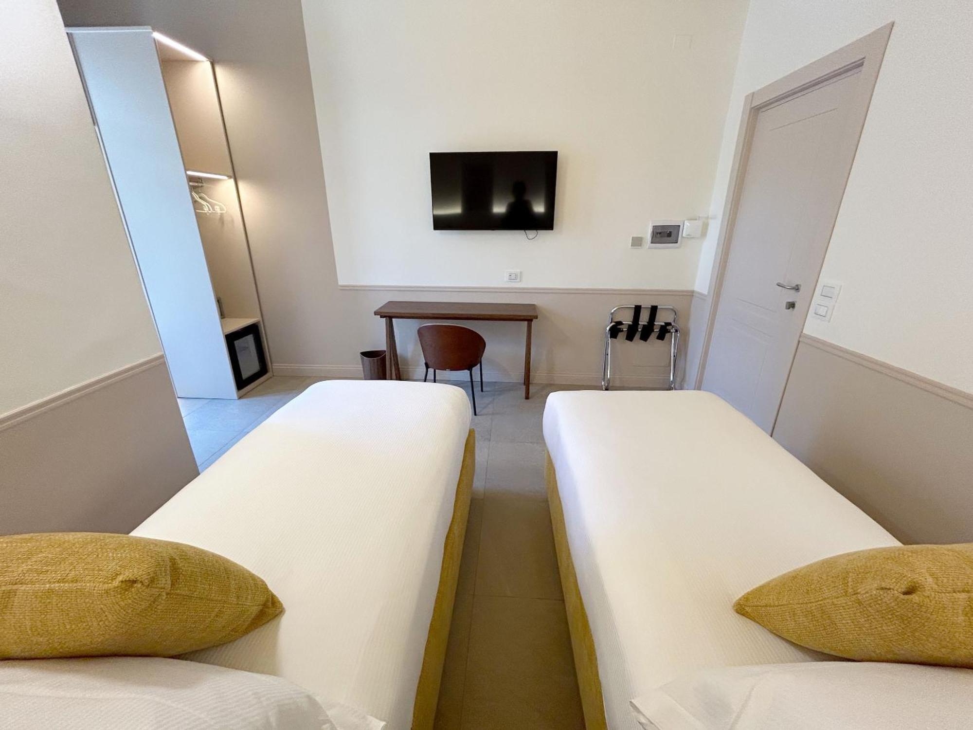 Astom Suites Rome Exterior photo